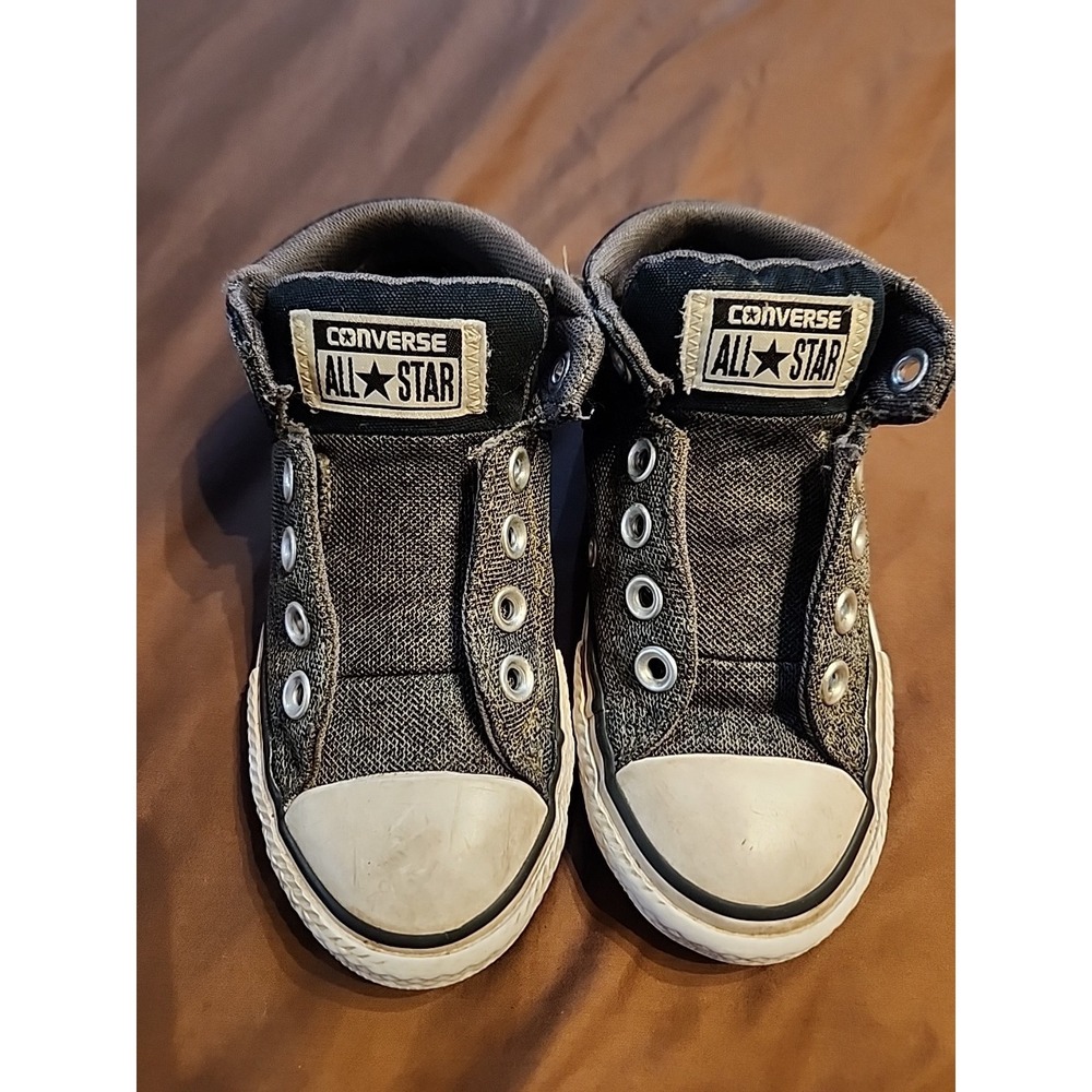 Converse Medium Top  Size 12 Junior Grey Sneakers - Picture 1 of 15